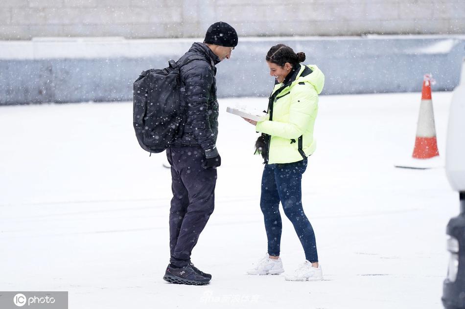 這是哪位吧友??米蘭官博曬照：歡迎特別嘉賓，5號吳彥祖