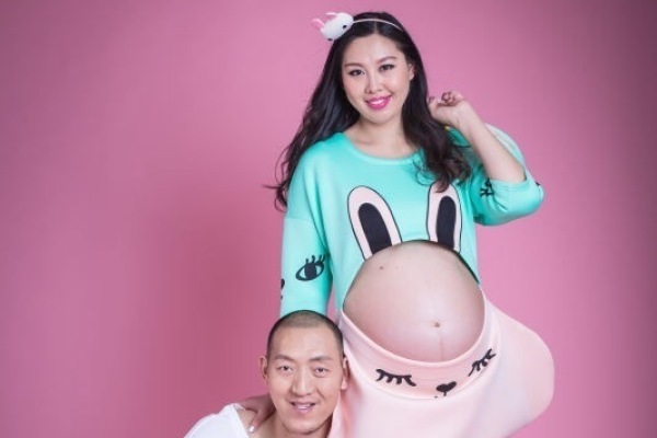 2025年12月28日 10:43:45三瘋說(shuō)球                 劉國梁激動(dòng)鼓掌！15歲女兒2戰全勝獲業(yè)余最佳獎 現場(chǎng)跳刀馬旦慶祝 近日，15歲的劉宇婕在2025新浪杯女子高爾夫球的比