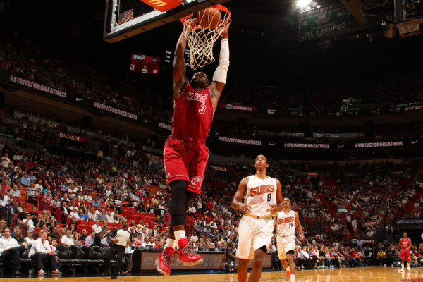 賴(lài)特稱(chēng)內維爾在曼聯(lián)薪水過(guò)低，后者回應：我只是簽字，不在乎這些