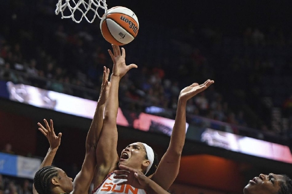 中規中矩！蘭德?tīng)?1中9拿到21分5板3助3斷 首節10中2