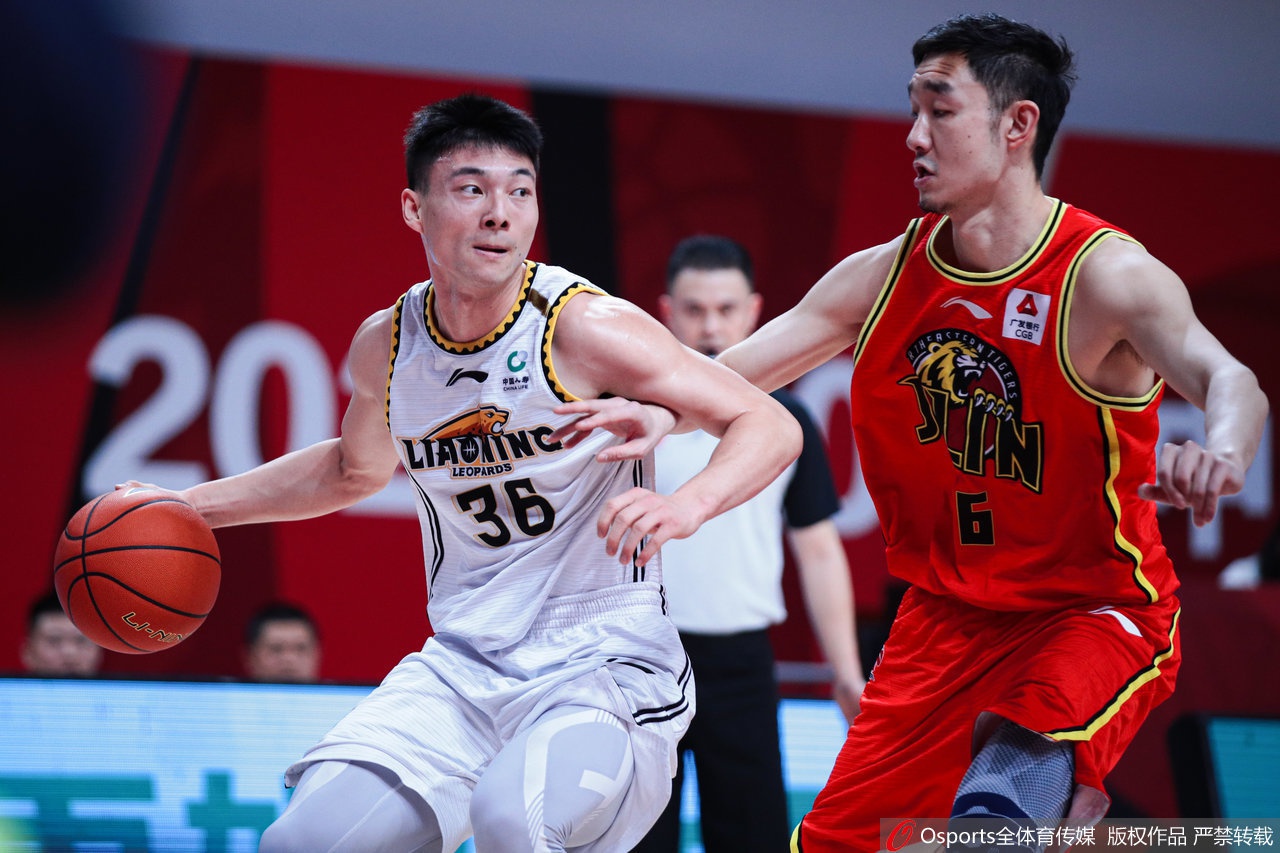 TA：阿森納同15歲道曼就2年學(xué)徒合同達協(xié)議，可預先提供職業(yè)合同