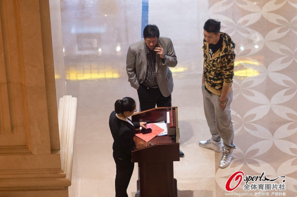 洛克王國世界怎么贈送精靈