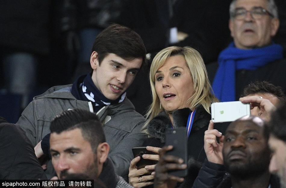 比盧普斯：凱德