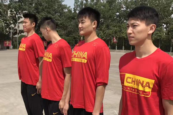 姆巴佩半場(chǎng)數據：5射3正進(jìn)3球 2關(guān)鍵傳球+2造犯規 獲評10分