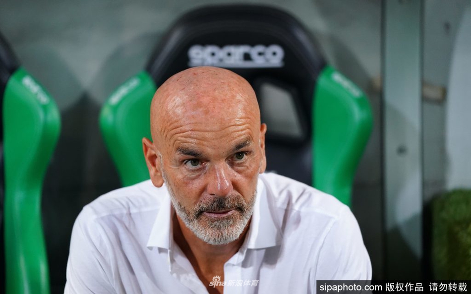 庫杜斯本賽季英超完成45次成功過(guò)人，與多庫并列最多