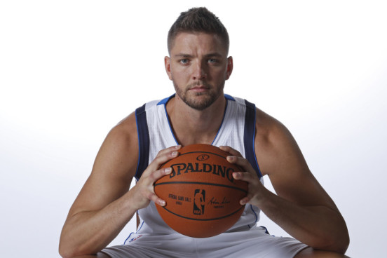 格蘭姆斯全場(chǎng)得到23分9籃板6助攻1搶斷，籃板創(chuàng  )賽季新高