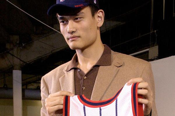 直播吧11月21日訊 近日，前NBA球員弗萊在《Road Trippin'》節目中談到了老鷹。弗萊表示：“我喜歡老鷹，我認為老鷹在常規賽將會(huì )打得很好，但你想要在季后賽里沒(méi)有特雷-楊嗎，我不想這樣。老鷹