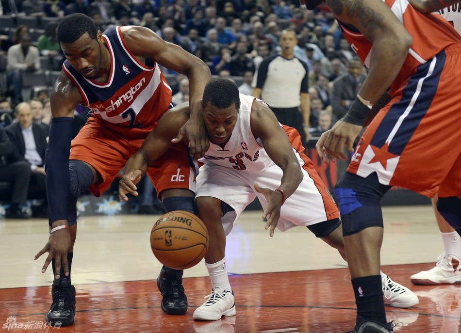 維金斯：鮑威爾每天都展現出了統治力 他是非凡的天才球員