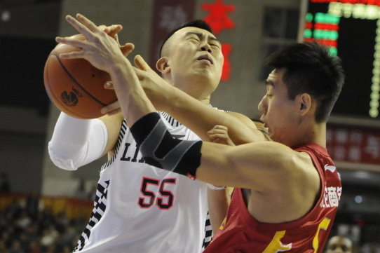 【24直播網(wǎng)戰報】北京時(shí)間10月23日NBA常規賽，主場(chǎng)作戰的爵士以129-108擊敗快船。凱斯勒22分9籃板4助攻，哈登15分2籃板11助攻。全場(chǎng)具體比分：19-43、28-35、33-30、28-