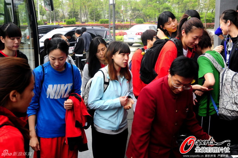 基揚·安東尼：父親教會(huì )我中距離技藝 中投是最簡(jiǎn)單的得分方式