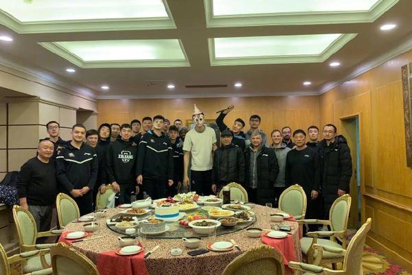 溫格：若到11月已輸5場(chǎng)不太可能拿冠軍了，但利物浦還沒(méi)出局