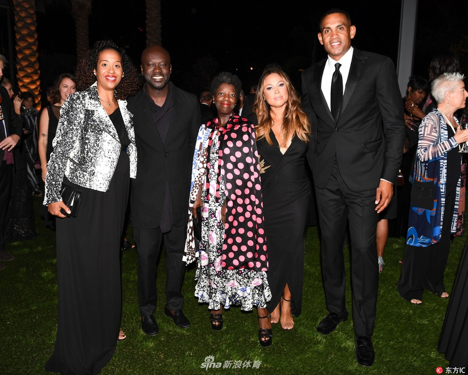 庫爾圖瓦取得生涯西甲200場(chǎng)勝利，其中皇馬生涯205場(chǎng)136勝