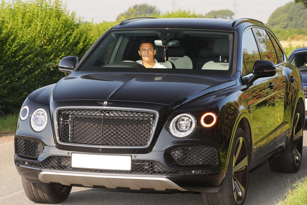 帕杜：伊萬(wàn)·托尼是頂級前鋒，他會(huì )吸引所有英超俱樂(lè )部的關(guān)注