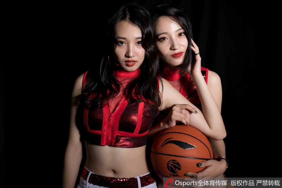 復出還得找狀態(tài)！喬治上半場(chǎng)6中2得7分3板1助1帽 三分3中1