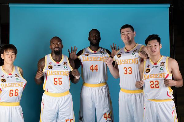 69場(chǎng)36球13助！德轉：申花外援路易斯將自由身加盟巴甲米拉索爾