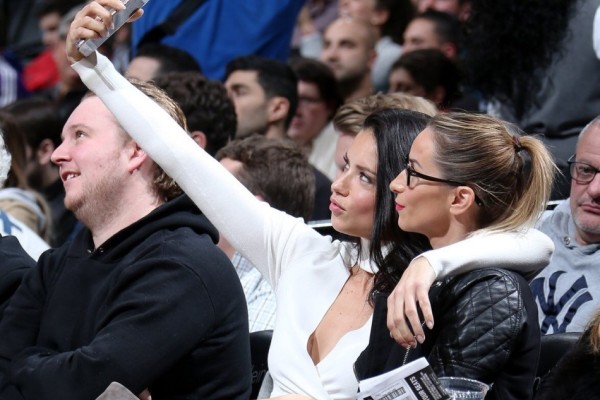 希門(mén)尼斯、塞斯特羅寄語(yǔ)球迷：很高興上演首秀，感謝大家的支持