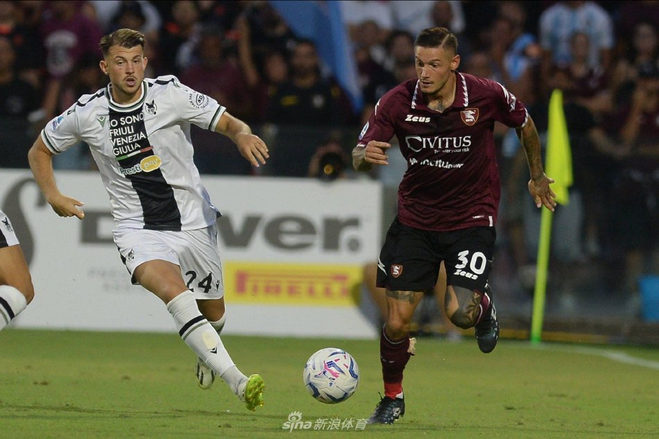 桑托斯門(mén)將出擊被判點(diǎn)，內馬爾非常不滿(mǎn)：巴西必須提高裁判水平！