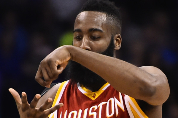 努涅斯近距離背身?yè)岦c(diǎn)，熱刺新門(mén)將金斯基神撲擋出