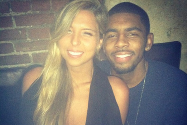 小羅社媒曬巴薩時(shí)期與隊友慶祝照片：在巴薩的美好回憶