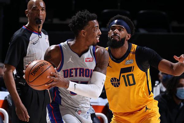 格蘭姆斯全場(chǎng)得到23分9籃板6助攻1搶斷，籃板創(chuàng  )賽季新高