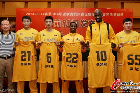 意媒：科莫利想為尤文簽下圖盧茲后衛克雷斯韋爾，冬窗可能行動(dòng)