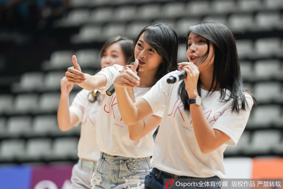 天賦盡顯！文班被字母過(guò)掉后，身后追防完成封蓋干擾