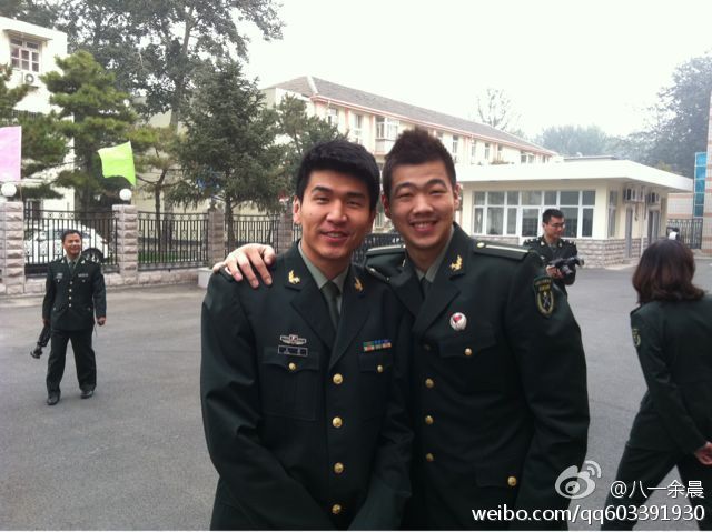 ?????華子在湖人主場(chǎng)扔超遠：“我的兒”昨天就在這殺死比賽