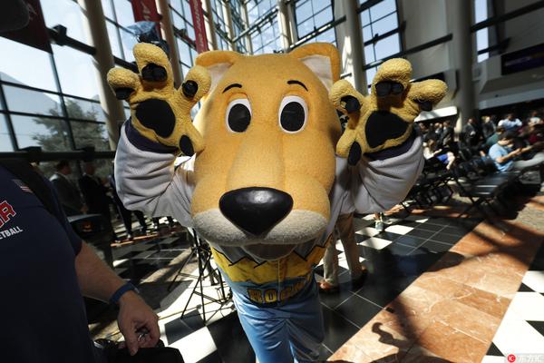 打破僵局！基米希本場(chǎng)4射1正進(jìn)1球 2關(guān)鍵傳球+6傳中0犯規 獲8.6分