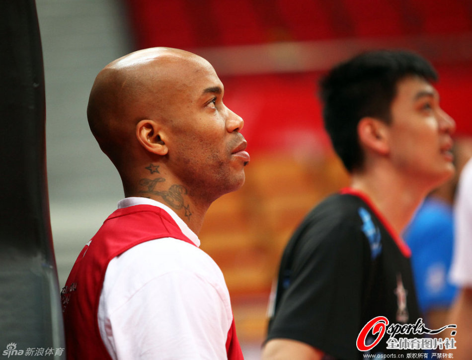 阿德耶米：我們創(chuàng  )造出很多機會(huì )理應獲勝，很高興施洛特貝克復出