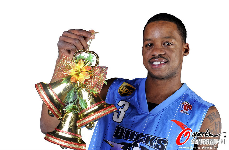 頻頻犯錯！塔利斯卡土超補時(shí)失點(diǎn)，歐冠附加賽2分鐘內吃到2黃離場(chǎng)