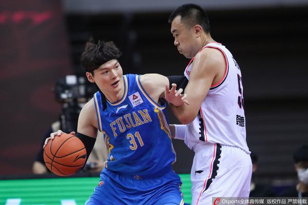 阿坎吉vs阿森納數據：1次失誤導致丟球，3次解圍，1次攔截