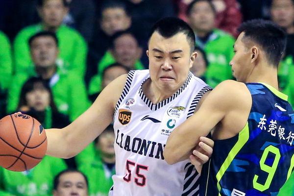 達拉斯鐵匠隊？獨行俠目前有7名球員三分命中率低于30% 克萊26.4%