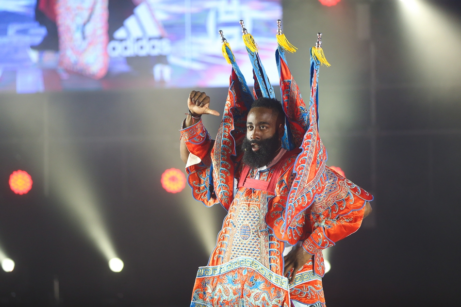 薩拉赫爆射被門(mén)將撲出，創(chuàng  )造了后續擴大比分的角球助攻