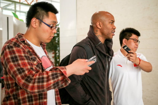 多次射門(mén)被撲?C羅社媒曬對決機器門(mén)將視頻