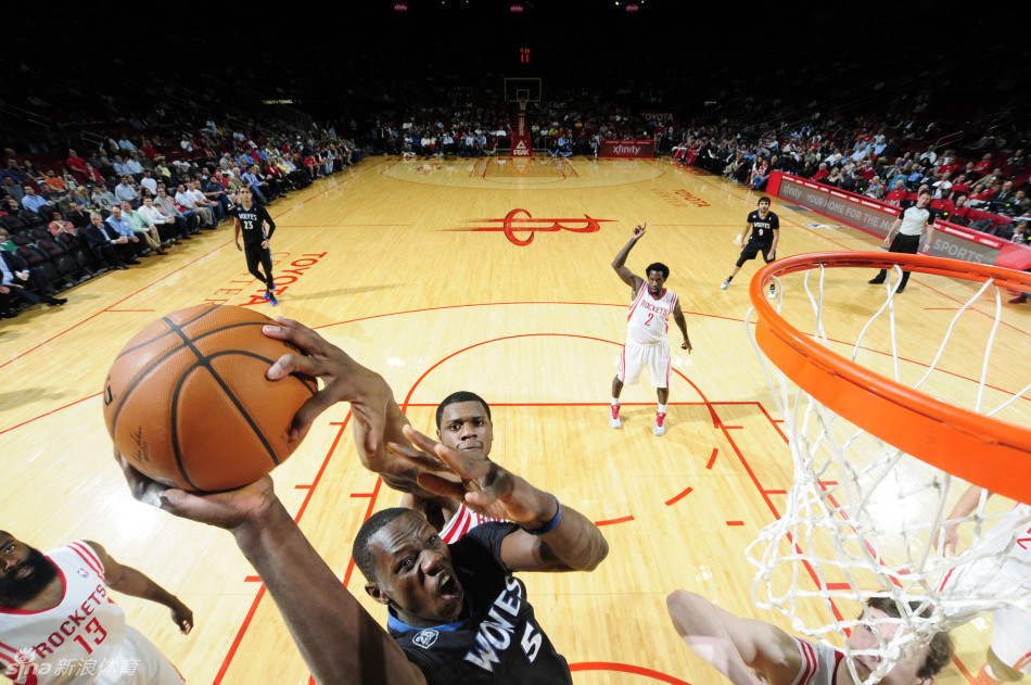 半場(chǎng)：申花2