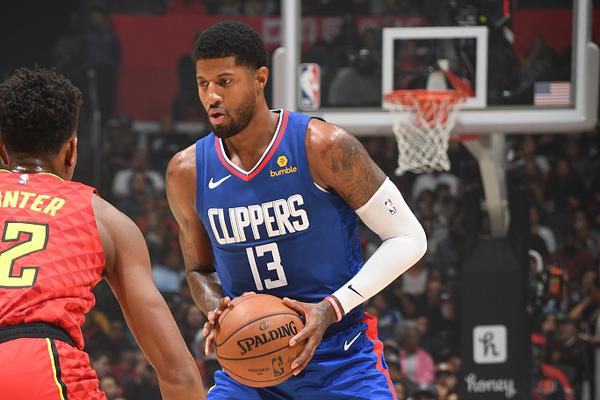 2025年10月30日 15:03:14冷雪                 國米3-0擊敗佛羅倫薩，在不敵那不勒斯后，迅速回歸勝利軌道。 比賽遠沒(méi)有比分看起來(lái)那么輕松，國米遇到了很多問(wèn)題。 比如雨戰