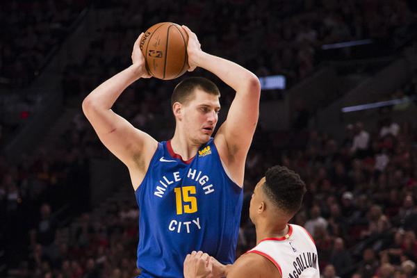 米利西奇談兩主力無(wú)緣女足集訓：張琳艷有傷，王霜在熱刺出場(chǎng)不多