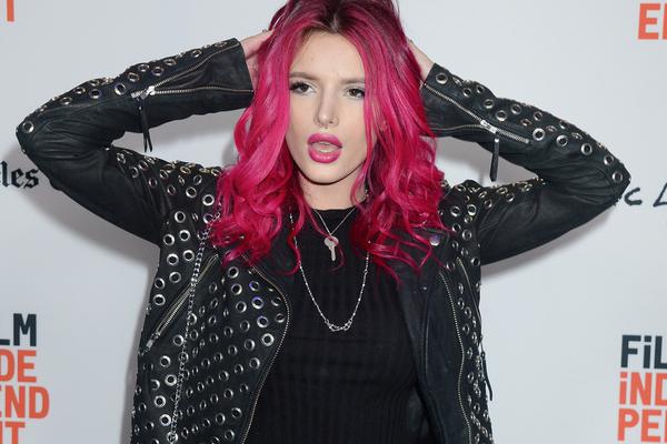 [流言板]發(fā)揮出色！庫里上半場(chǎng)12投7中，砍下20分4籃板2蓋帽