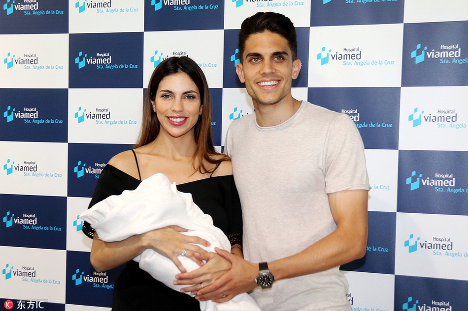 虎撲01月08日訊 NBA常規賽森林狼對陣鵜鶘的比賽正在進(jìn)行中。第二節比賽中，蔡恩大帽戈貝爾，再強攻打進(jìn)帶隊轟出一波10-0。