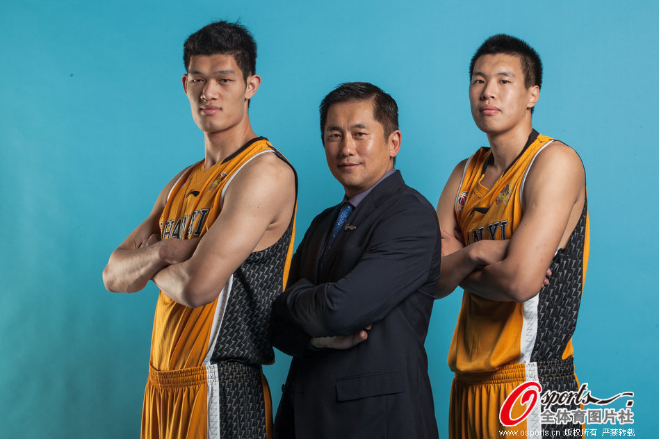 委屈巴巴！熱刺無(wú)緣聯(lián)賽杯決賽，孫興慜賽后表情說(shuō)不出的傷感