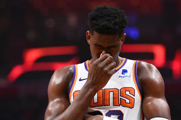 平均年齡25歲325天，斯洛特排出來(lái)到英超執教后最年輕首發(fā)陣容數說(shuō)足球                                                                2