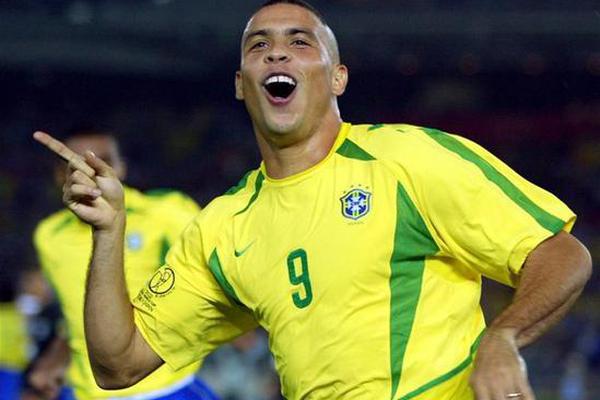 索蘭克單刀破門(mén)，VAR介入后裁判判罰越位在先