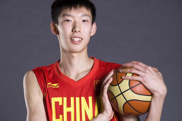 砸歪籃筐！探花埃奇庫姆16中3拿到10分5助 正負值