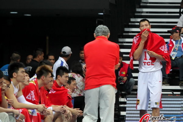 予取予求！恩比德21中12砍全場(chǎng)最高37分外加9板 罰球13中12