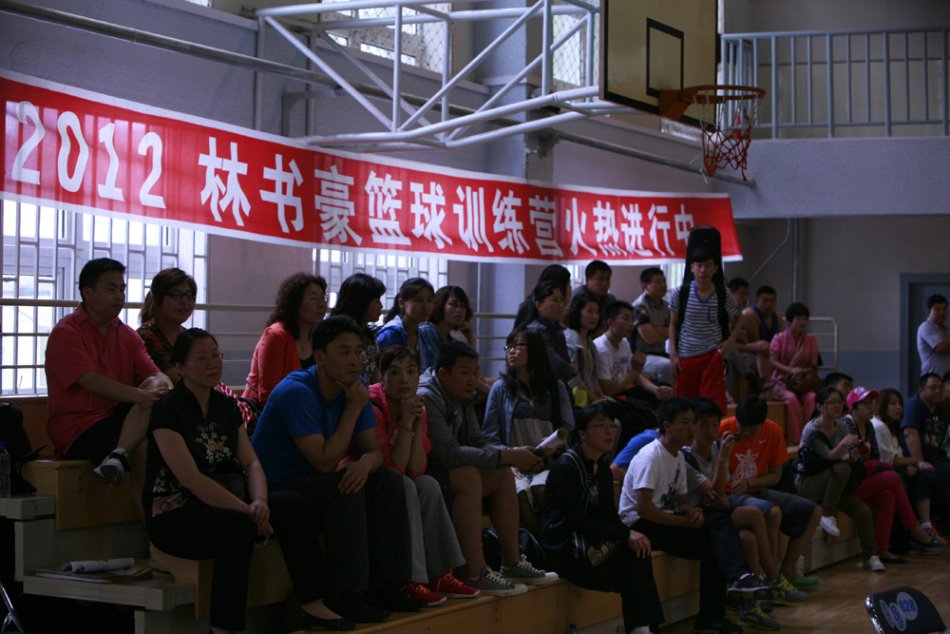 記者談弗林蓬：很快復出，一周內恢復全面訓練地精殺手                                                                2025-12-19 