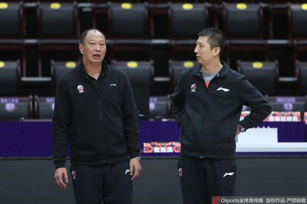 德天空：維爾茨周二在德國隊正常訓練，上周傷退是腿抽筋