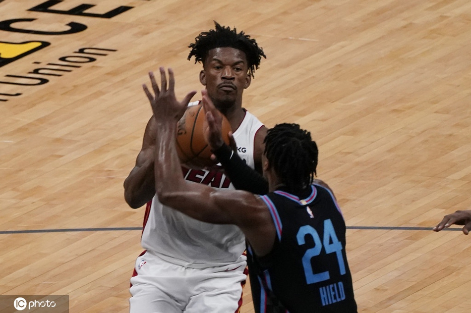 全能表現！小薩博尼斯16中8得到17分16板7助1斷