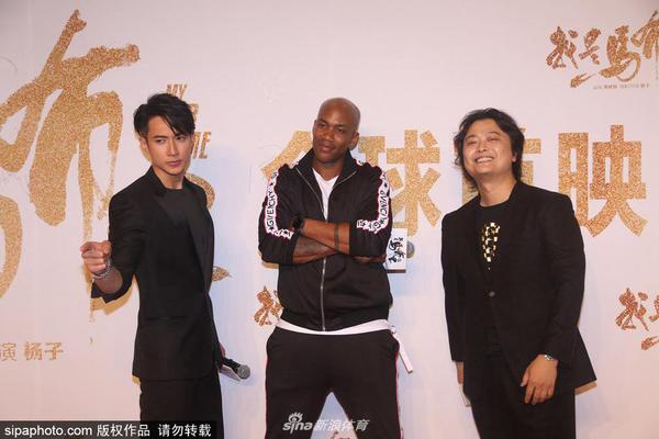 打卡下班！C羅第56分鐘被替換下場(chǎng)，本場(chǎng)轟進(jìn)世界波+梅開(kāi)二度不吃白菜                                                                20