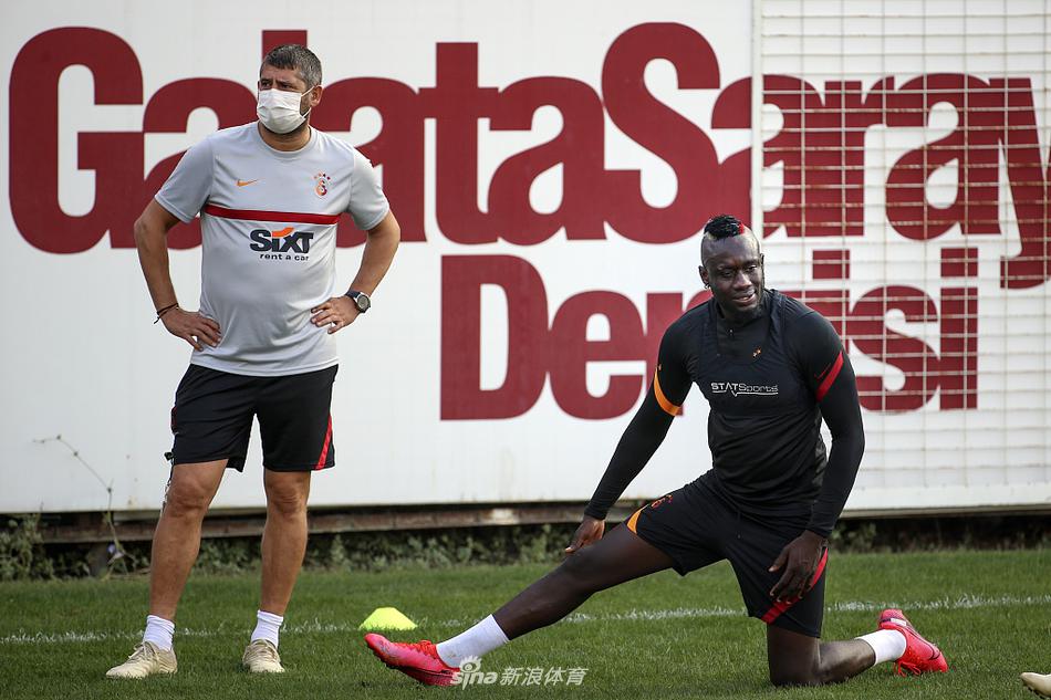 泰山痛快復仇！6球大勝?lài)?，京魯大戰最大比分，韓鵬振臂歡呼