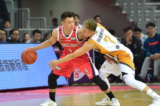郵報：森林想租道格拉斯